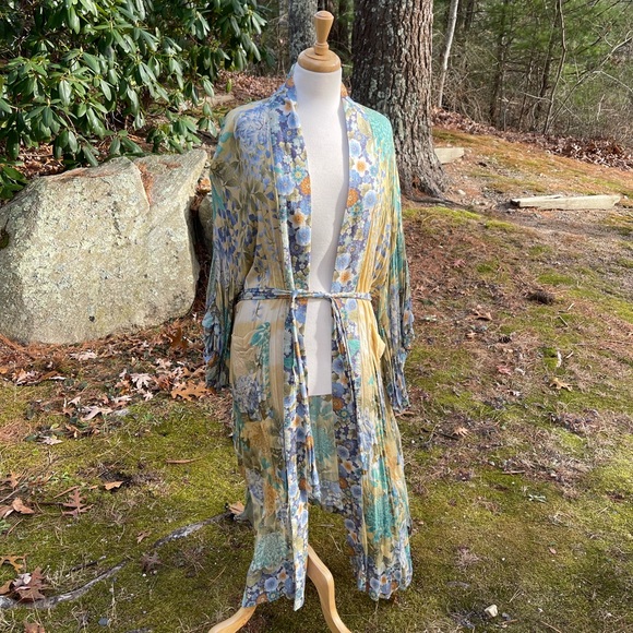 Spell and The Gypsy Willow Kimono Robe - Picture 11 of 16